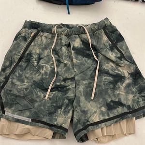 Lulu lemon linner shorts